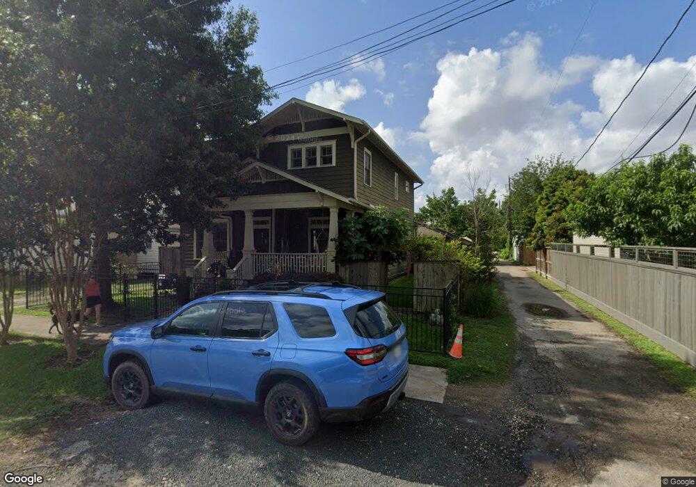 310 E 10th St, Houston, TX 77008 - photo 1