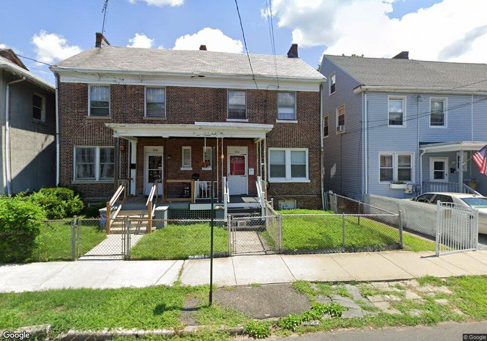 318 Willow St, Bridgeport, CT 06610 - photo 1