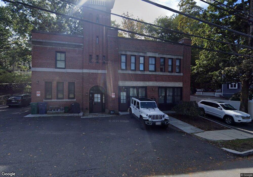 2044 Beacon St unit 4, Waban, MA 02468 - photo 1