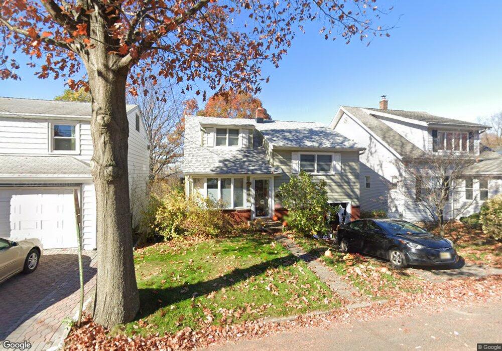 719 Stewart St, Ridgefield, NJ 07657 - photo 1