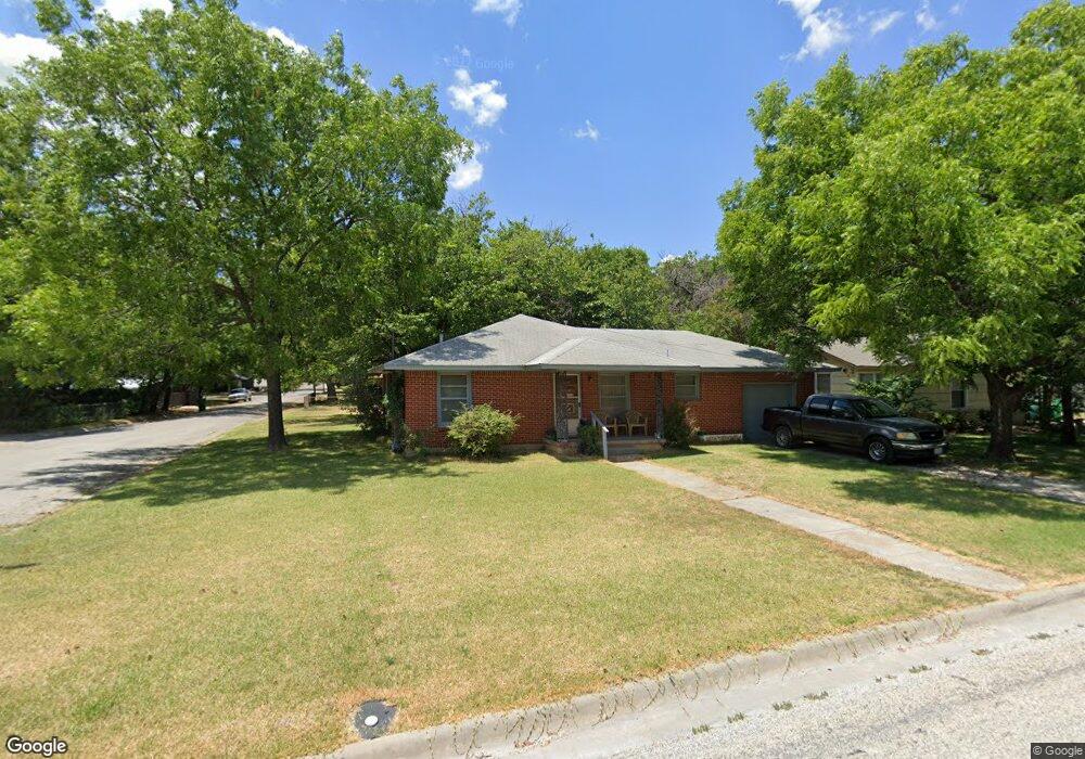 1301 Fair Ave, Gainesville, TX 76240 - photo 1