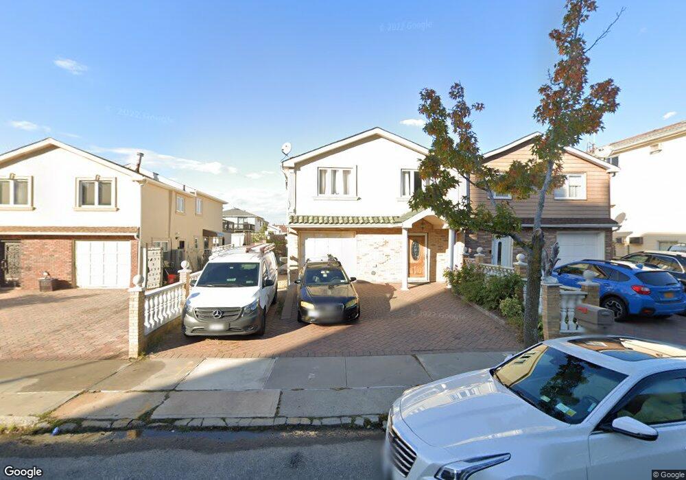 277 Regis Dr, Staten Island, NY 10314 - photo 1