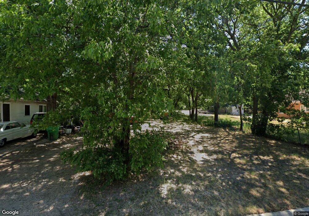 322 N Taylor St, Gainesville, TX 76240 - photo 1