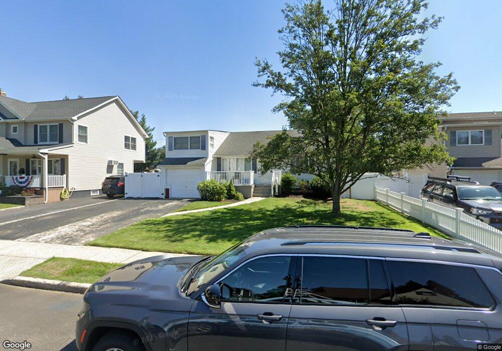 513 Arlington Dr, Seaford, NY 11783 - photo 1