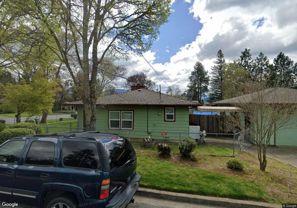 251 NE Steiger St, Grants Pass, OR 97526 - photo 1