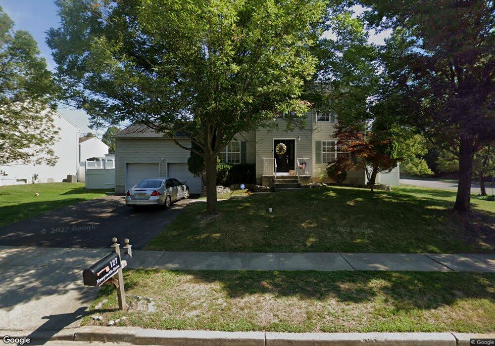 127 Honeysuckle Dr, Ewing, NJ 08638 - photo 1