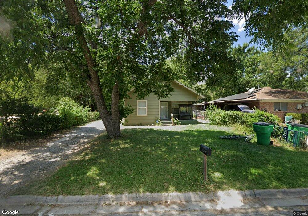 515 Cunningham St, Gainesville, TX 76240 - photo 1