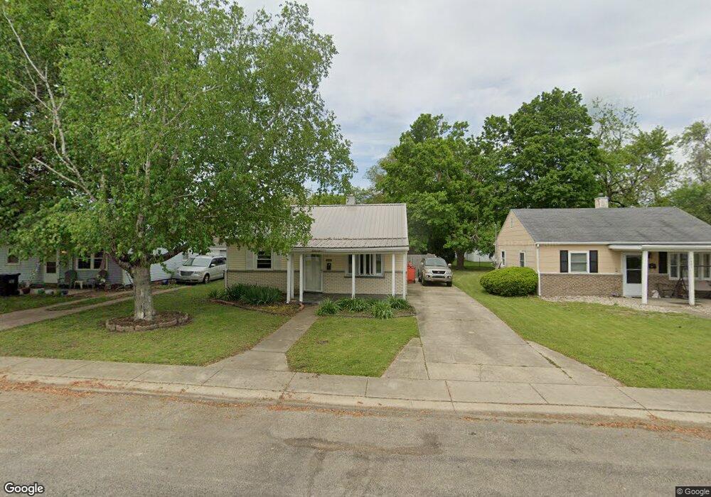 1405 S Lawn Dr, Mattoon, IL 61938 - photo 1