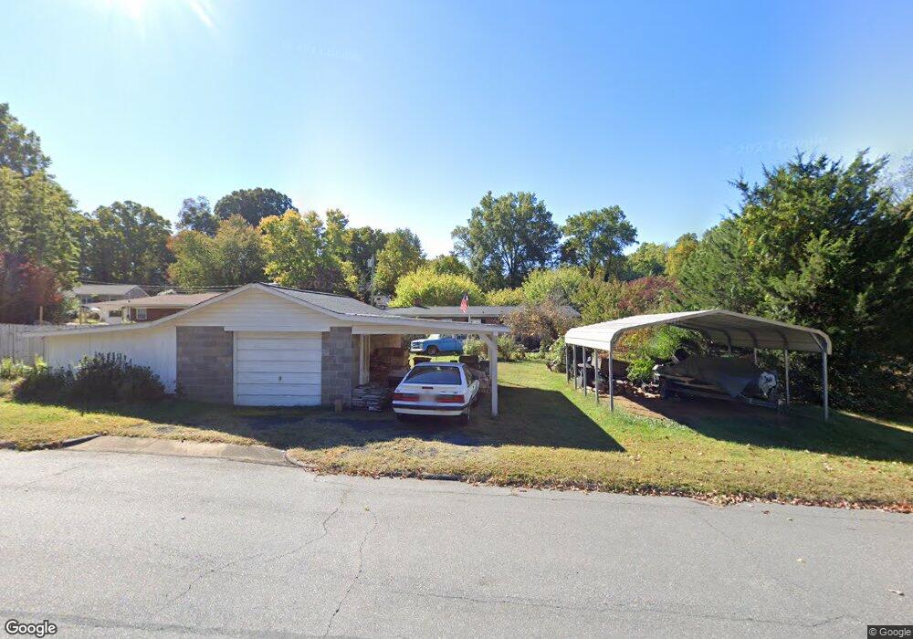 425 Hillcrest Dr, Statesville, NC 28677 - photo 1