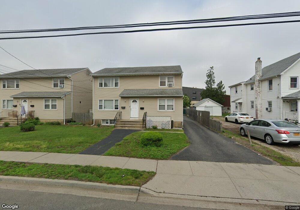 148 Woodfield Rd, West Hempstead, NY 11552 - photo 1