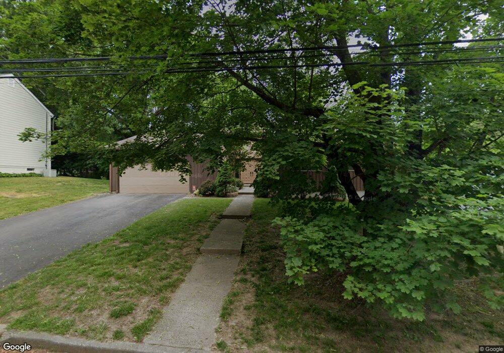 239 Woodbine Ln, Fairfield, CT 06825 - photo 1