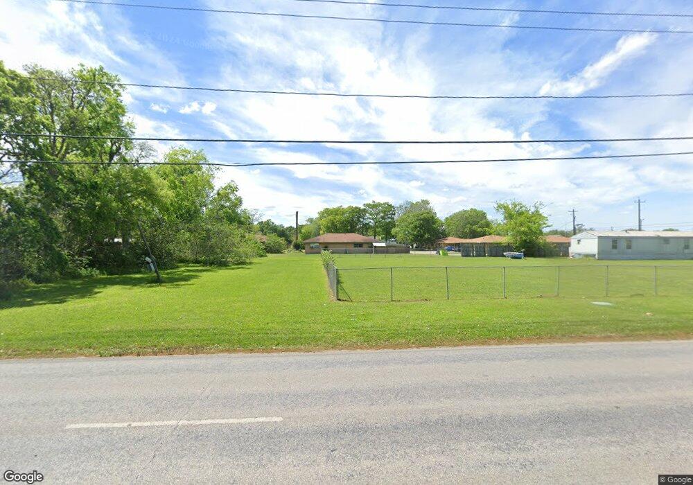 2720 Nichols Ave, Bay City, TX 77414 - photo 1