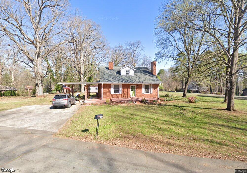 1002 Lake Dr, Siler City, NC 27344 - photo 1