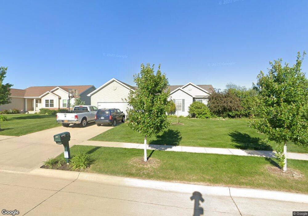 1826 Quail Run Ln, Cedar Falls, IA 50613 - photo 1