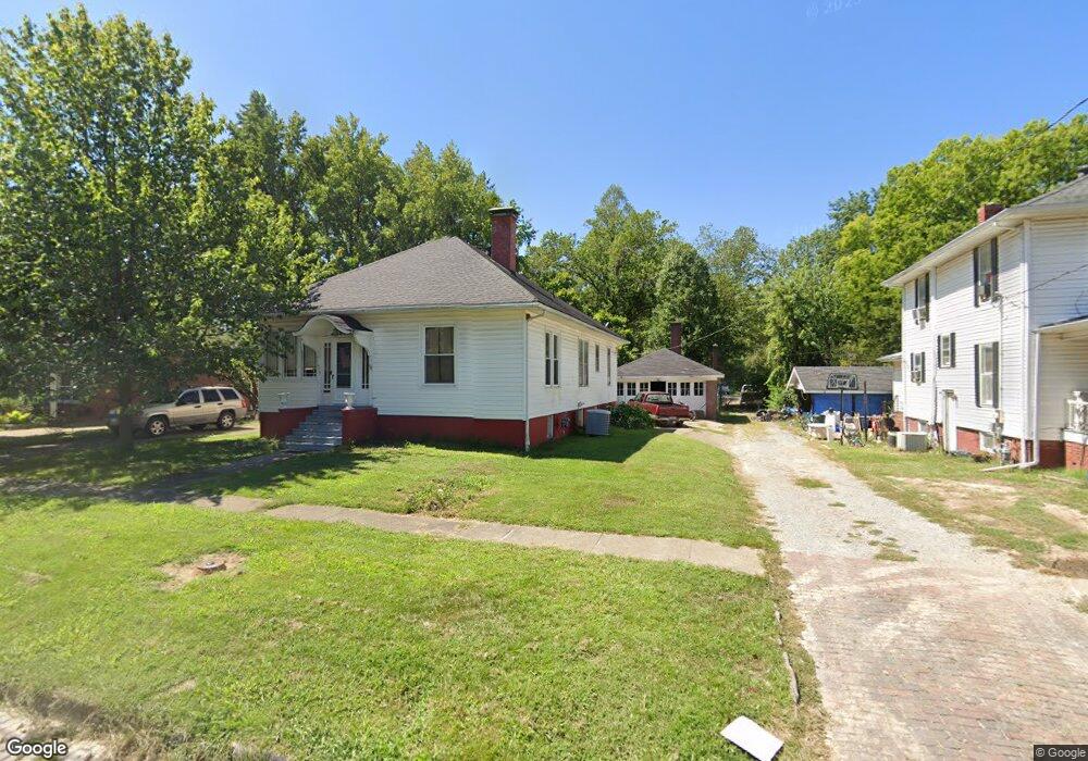 415 N Webster St, Harrisburg, IL 62946 - photo 1