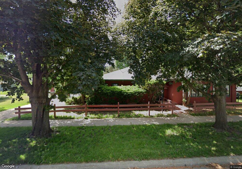 1222 W 20th St, Cedar Falls, IA 50613 - photo 1