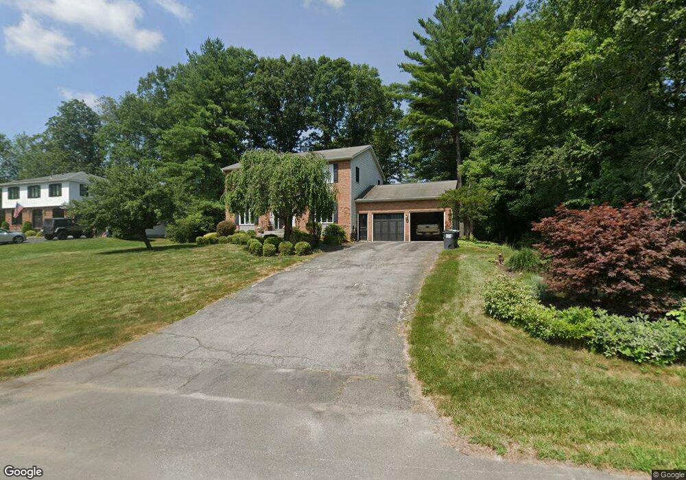 1124 Glenmeadow Ct, Schenectady, NY 12309 - photo 1