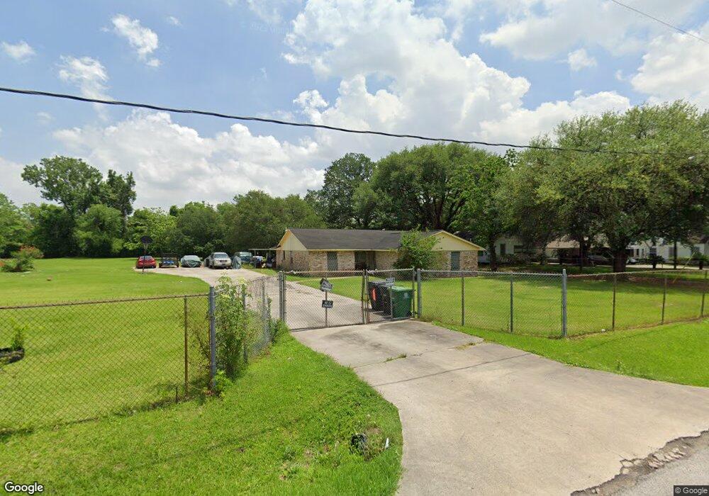 7106 Darien St, Houston, TX 77028 - photo 1