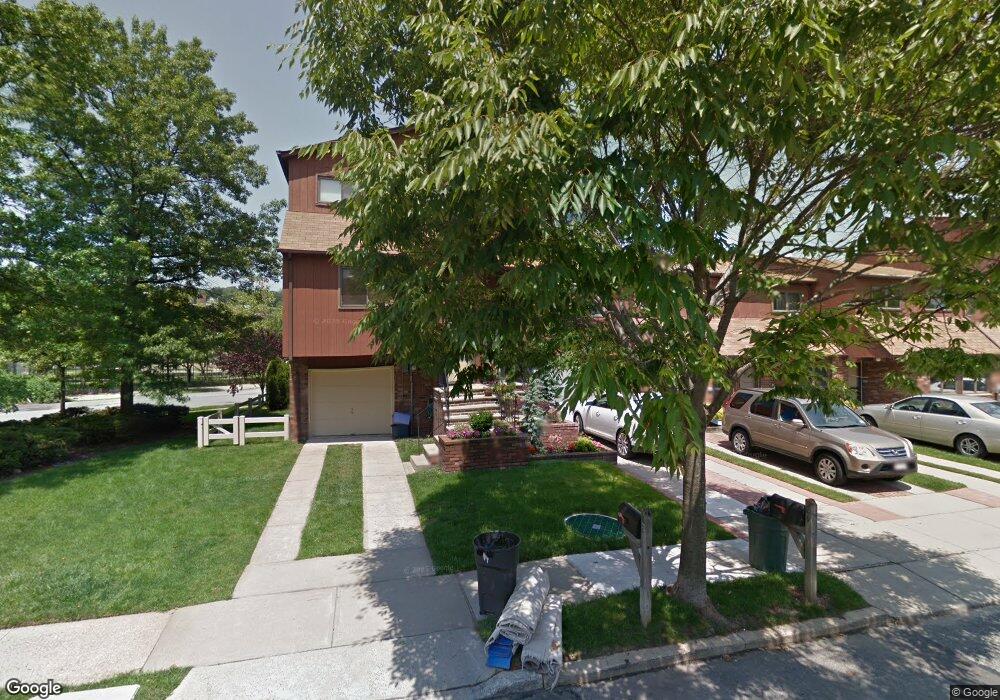 24 Gateway Dr, Staten Island, NY 10304 - photo 1