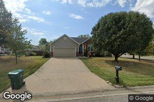 517 Valley View Dr, Frontenac, KS 66763