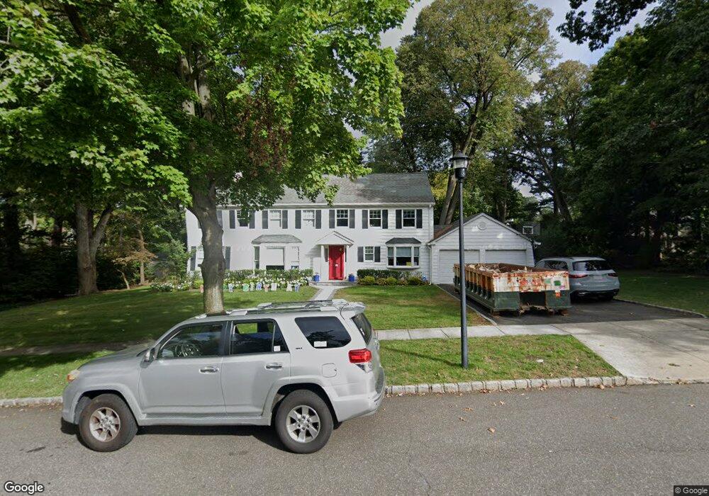 145 Overlook Ave, Great Neck, NY 11021 - photo 1