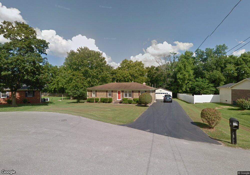 708 Pineridge Dr, Hopkinsville, KY 42240 - photo 1