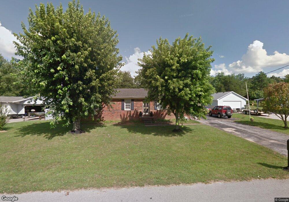 700 Pineridge Dr, Hopkinsville, KY 42240 - photo 1