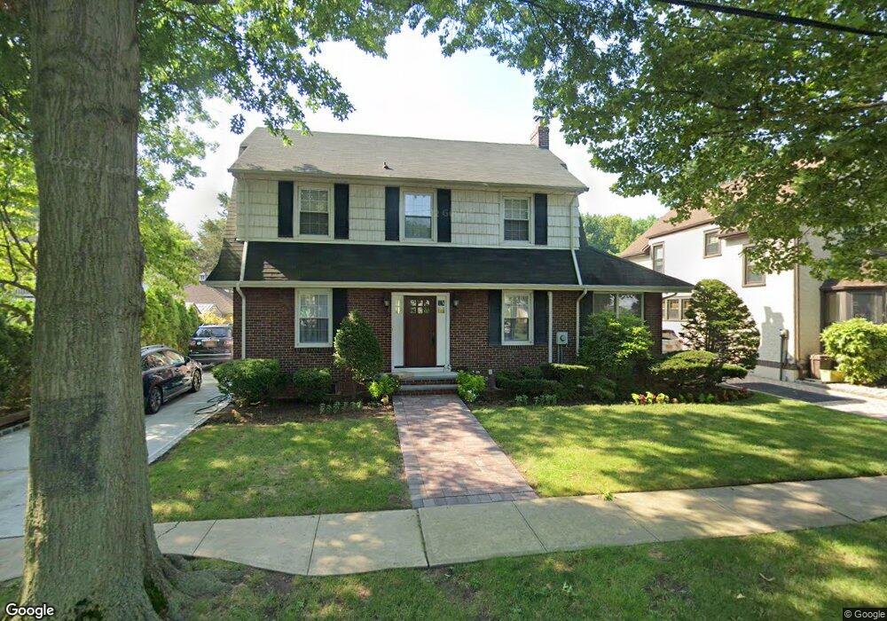 50 Huron Rd, Floral Park, NY 11001 - photo 1