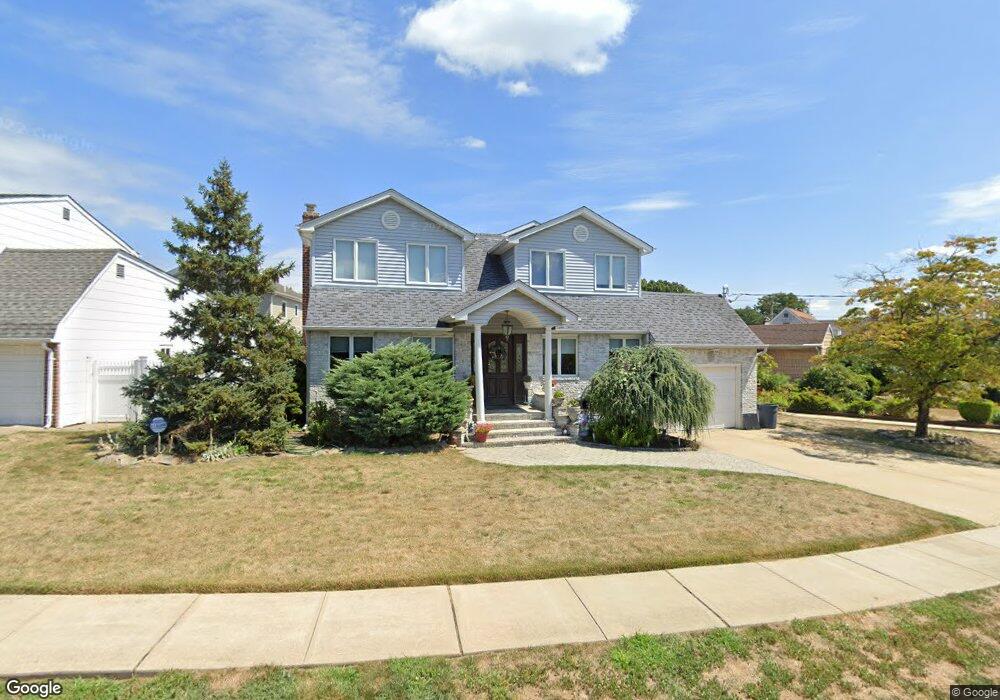 576 Roy St, West Hempstead, NY 11552 - photo 1