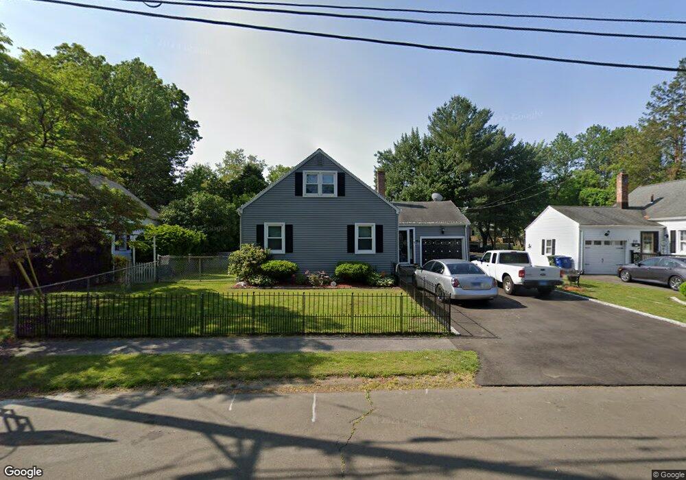 224 Nutmeg Rd, Bridgeport, CT 06610 - photo 1