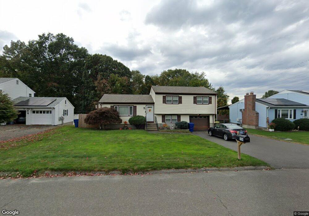 134 Dellwood Dr, Waterbury, CT 06708 - photo 1