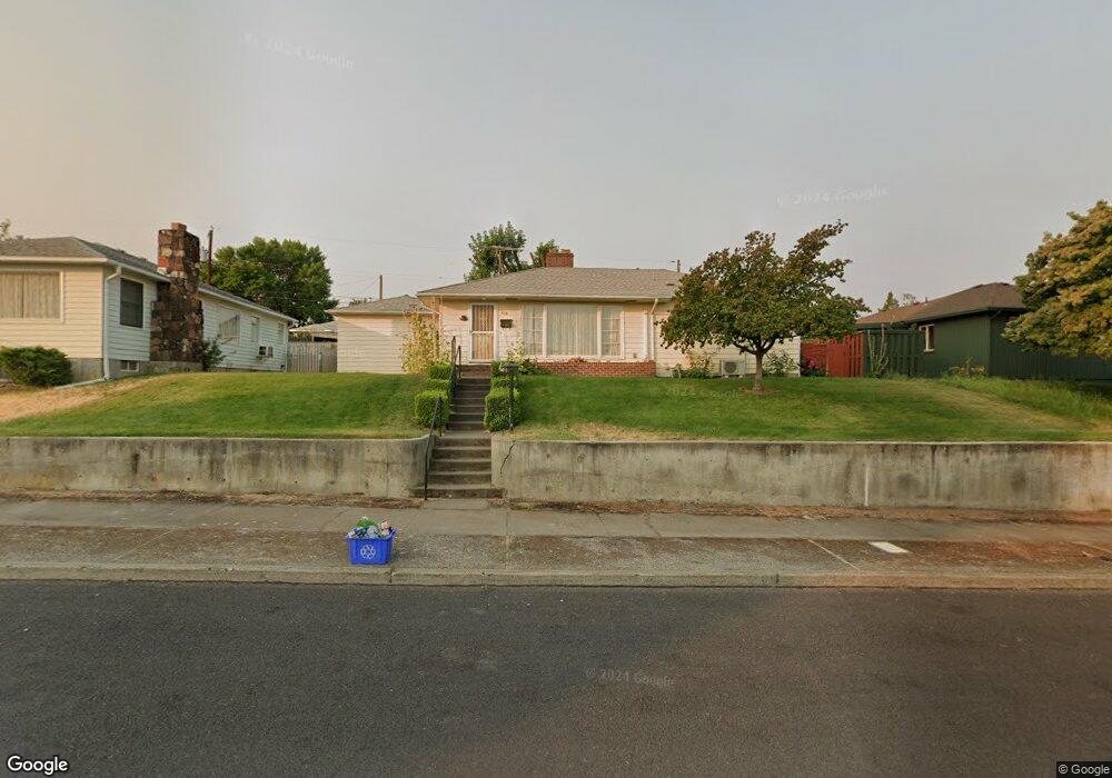 814 W 11th St, the Dalles, OR 97058 - photo 1