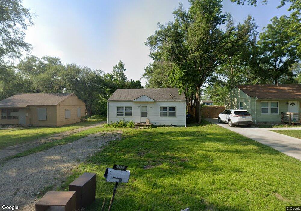 904 SE 34th St, Topeka, KS 66605 - photo 1