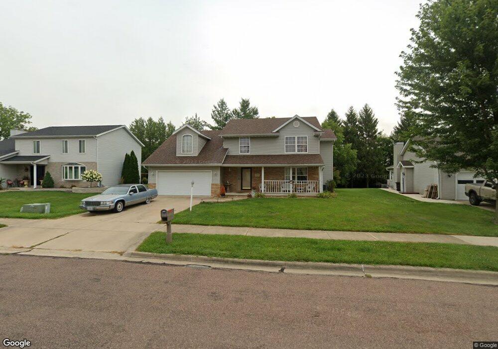 5300 N Castleberry Dr, Peoria, IL 61615 - photo 1