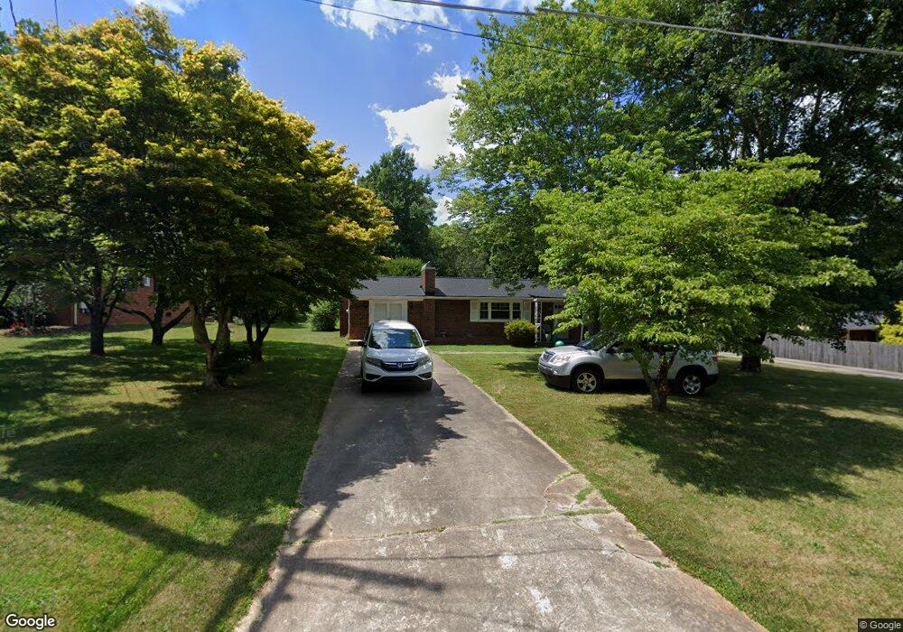 1828 Pine Grove Dr, Asheboro, NC 27205 - photo 1