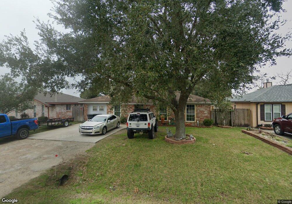 1002 Dyche Ln, Alvin, TX 77511 - photo 1