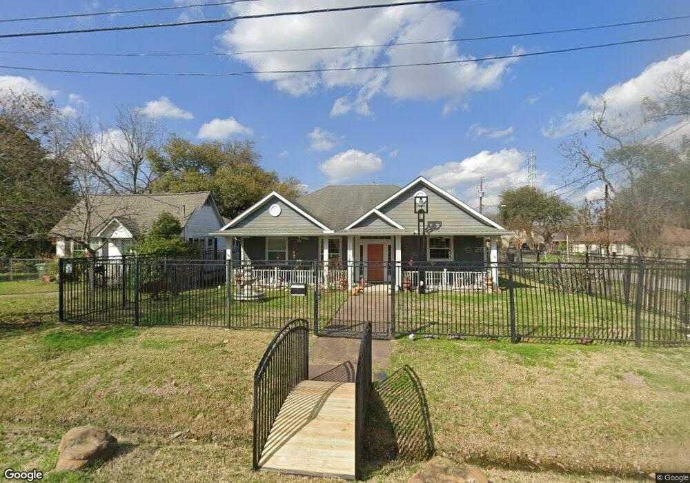 1121 Lindale St, Houston, TX 77022 - photo 1