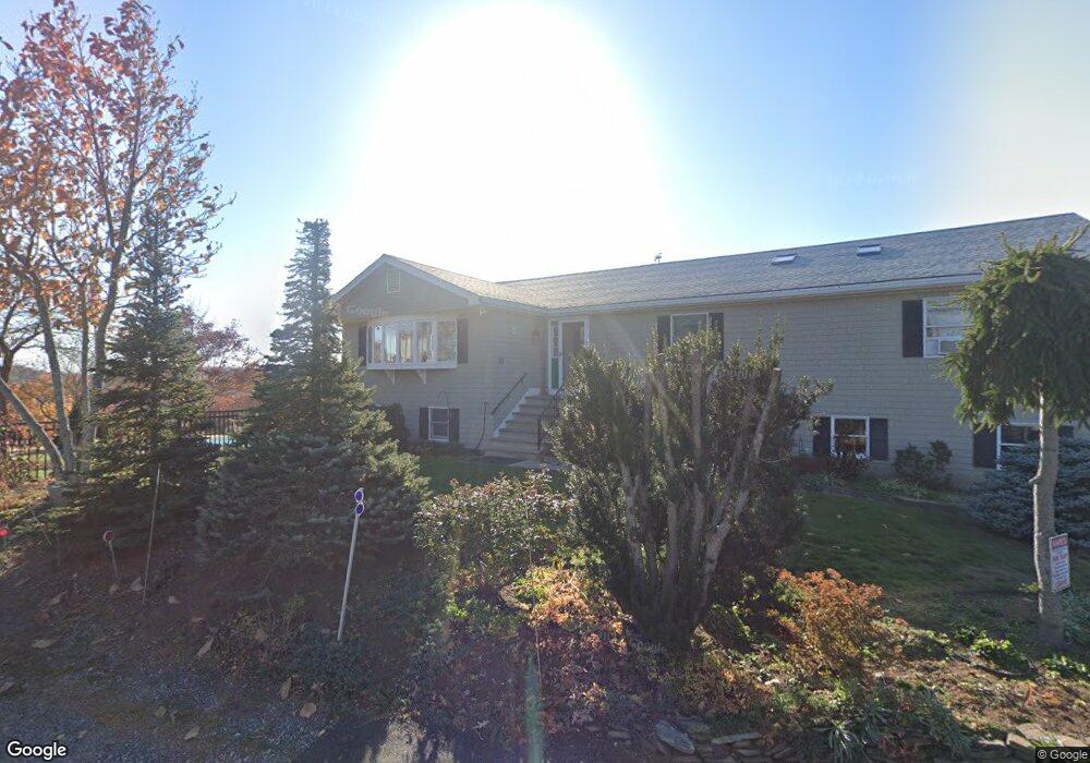 17 Wolcott Rd, Woburn, MA 01801 - photo 1