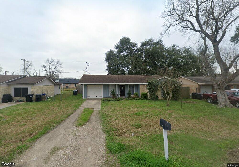 1306 College Dr, Alvin, TX 77511 - photo 1