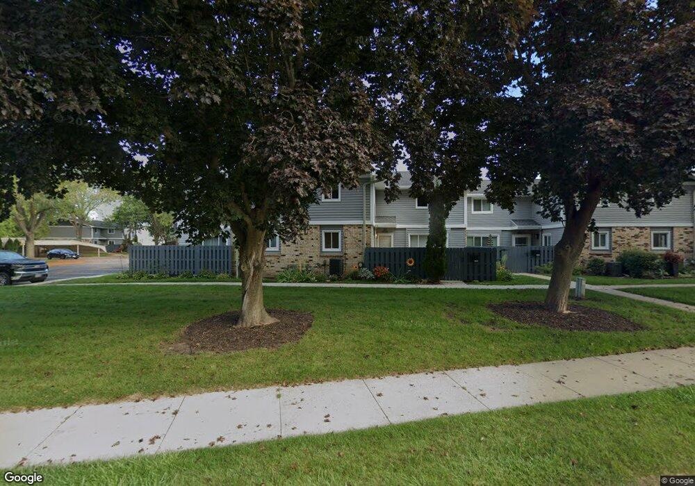 N78W14595 N Point Ct, Menomonee Falls, WI 53051 - photo 1