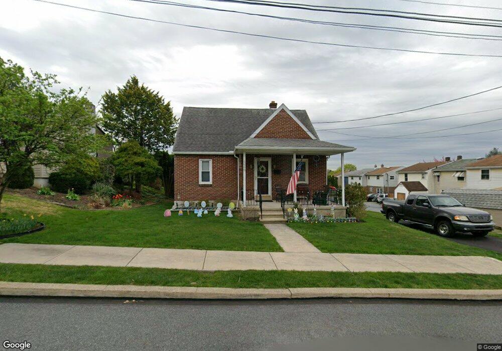 1608 Bennett St, Reading, PA 19605 - photo 1