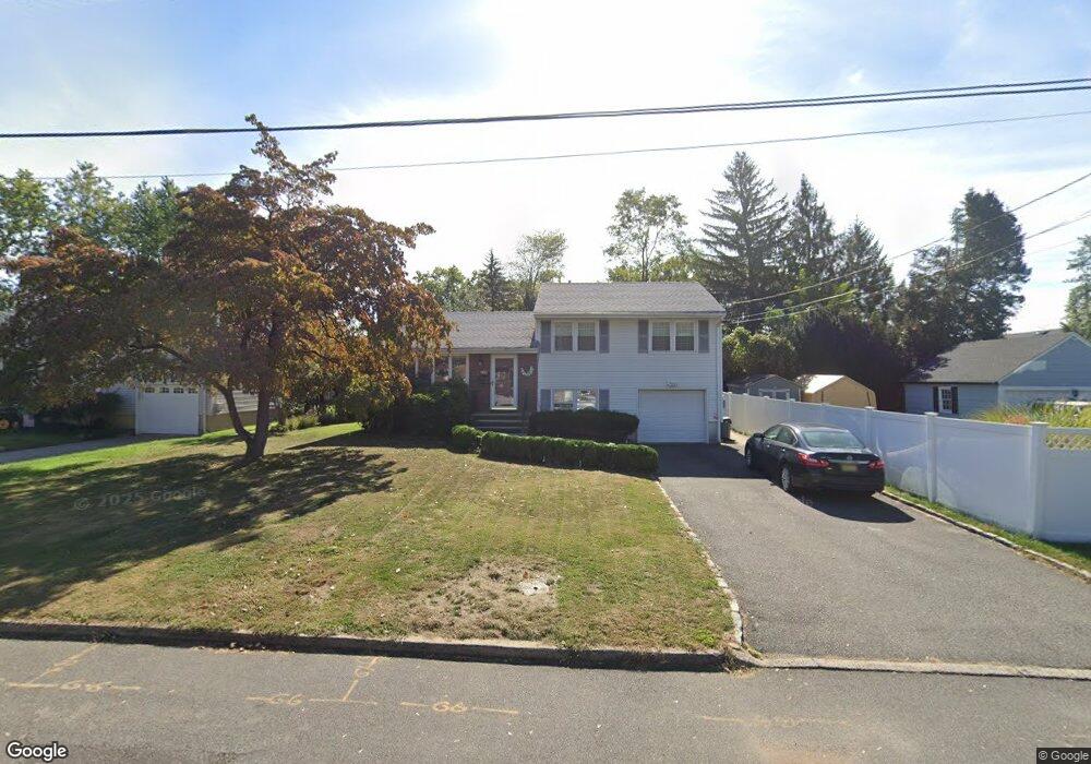 723 Denninger Rd, North Plainfield, NJ 07063 - photo 1