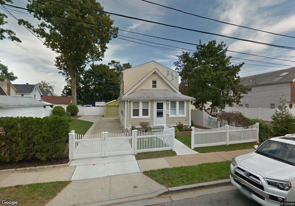 20 Sagamore St, Freeport, NY 11520 - photo 1