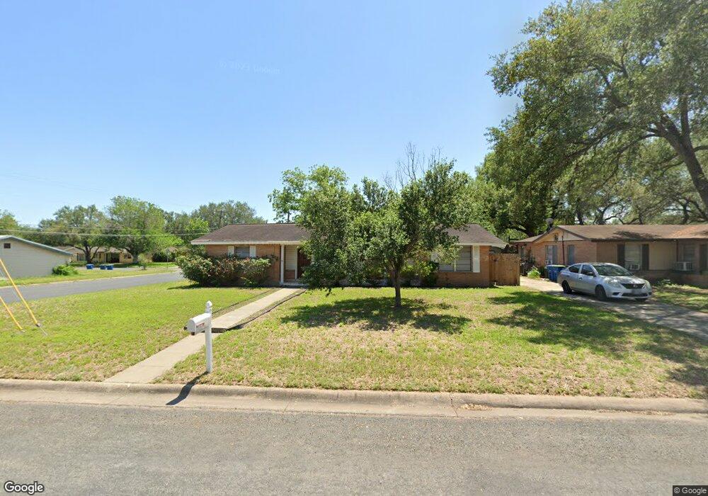 906 E Randall St, Beeville, TX 78102 - photo 1