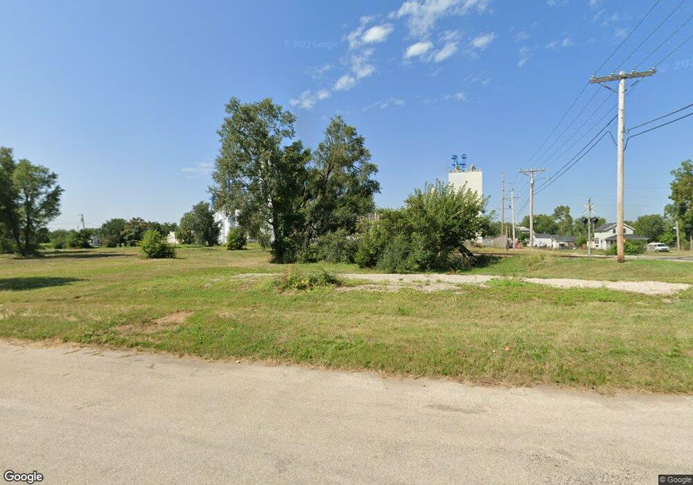 908 4th St NW, Cedar Rapids, IA 52405 - photo 1