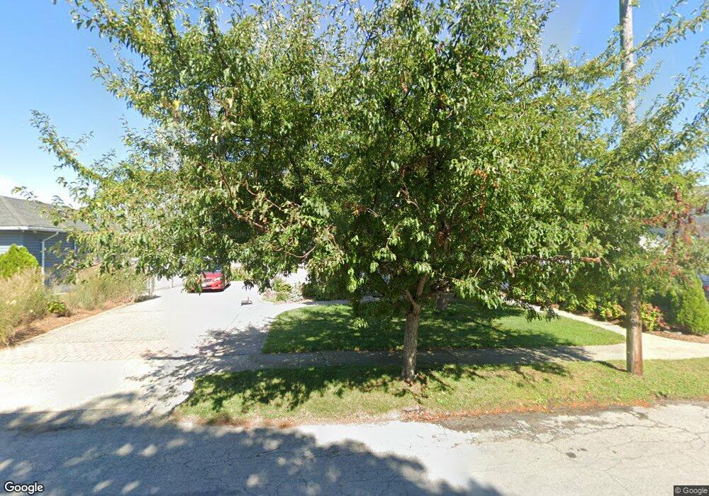 122 Riviera Pkwy, Lindenhurst, NY 11757 - photo 1