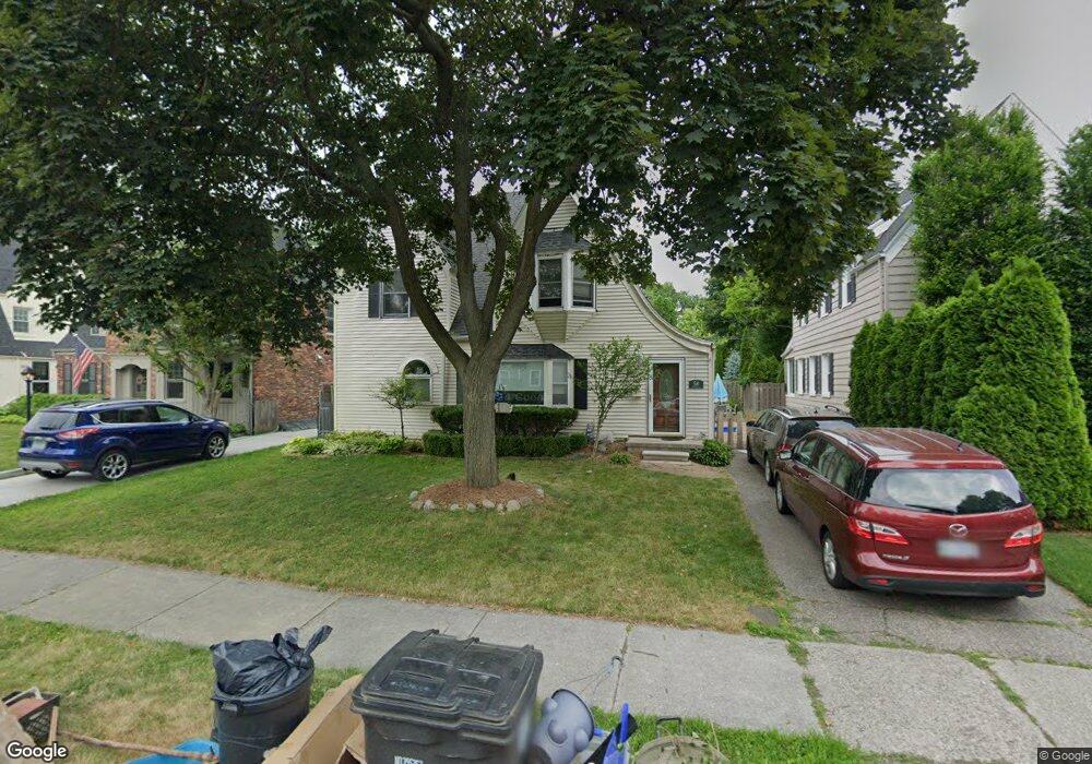 58 Meadow Ln, Grosse Pointe Farms, MI 48236 - photo 1