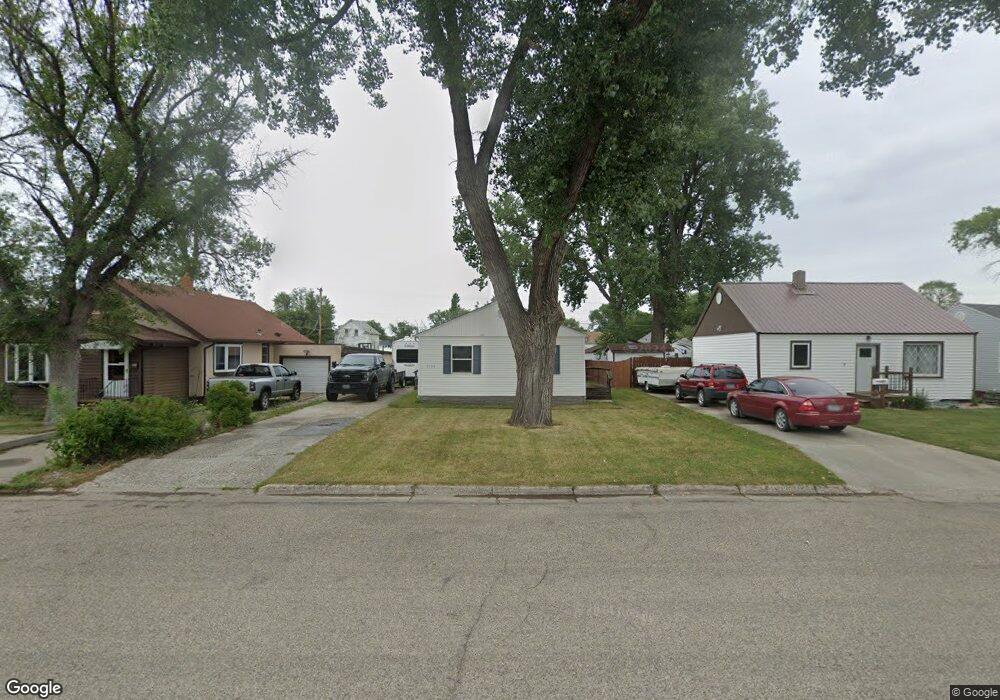 1115 8th Ave SE, Jamestown, ND 58401 - photo 1