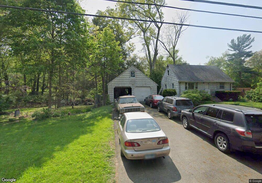 421 Stevenson Rd, Fairfield, CT 06825 - photo 1