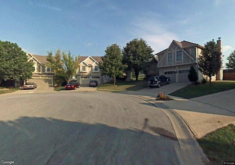 4703 Roundtree Ct, Shawnee, KS 66226 - photo 1